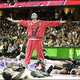 Illustration for article titled Cavs Dancer Lands On Face During Stunt Gone Wrong
